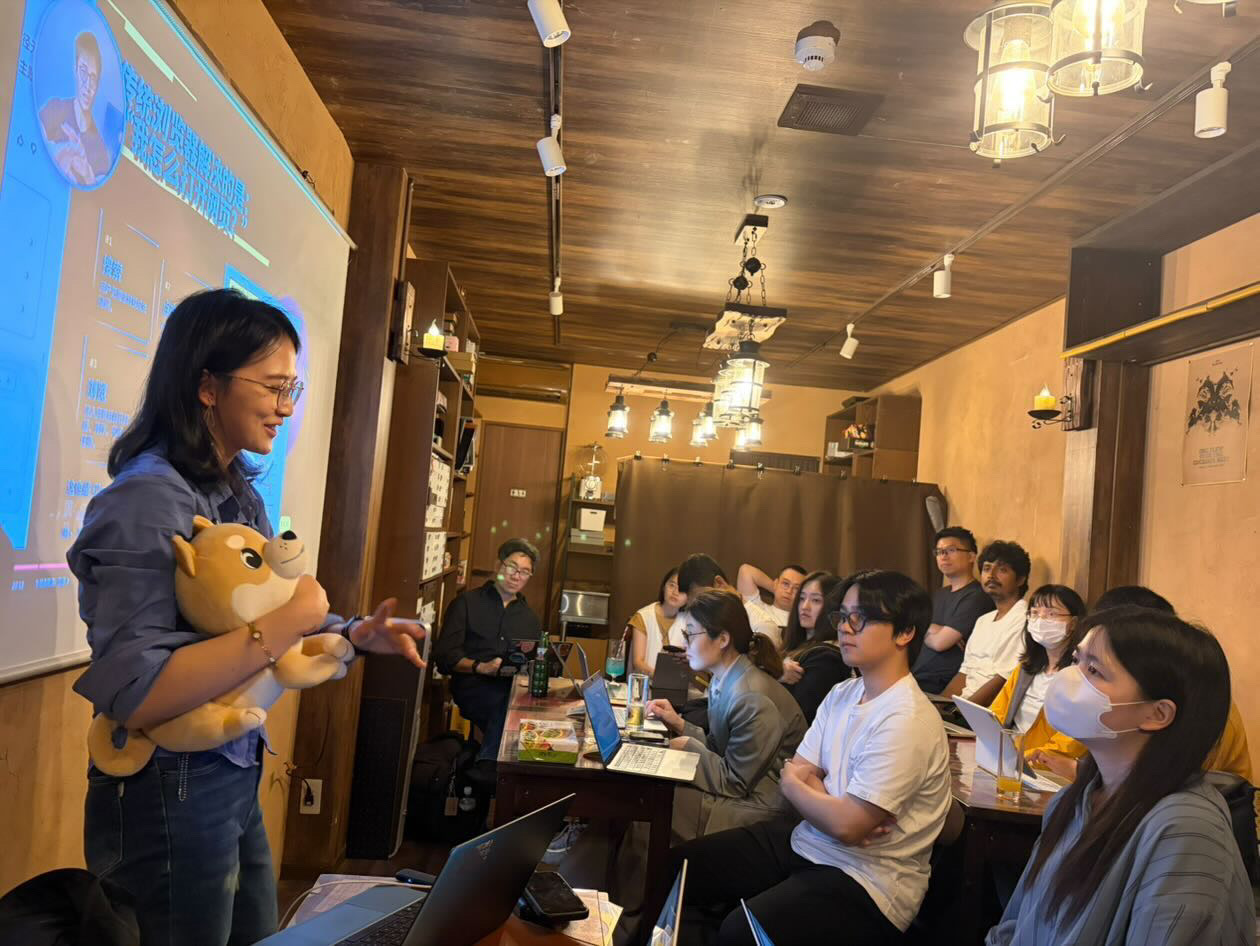 大阪工作坊现场演示从视觉方向到可编辑演示文稿完善的 AI PPT 工作流。